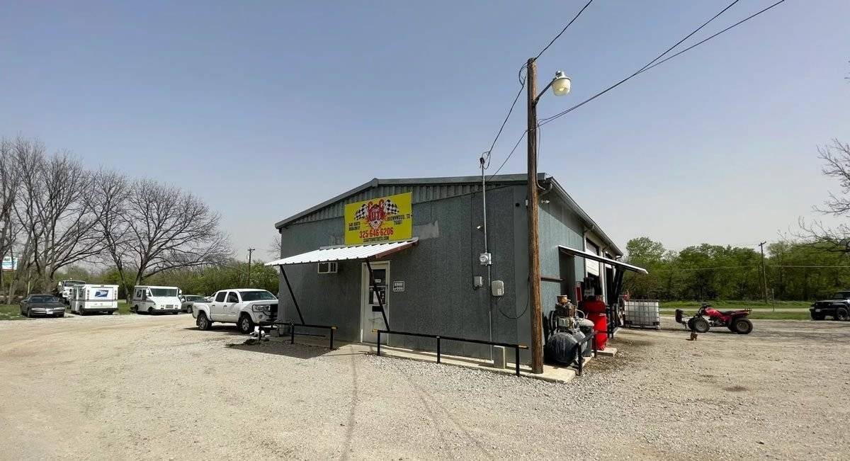 C & C Auto in Brownwood, TX (3)