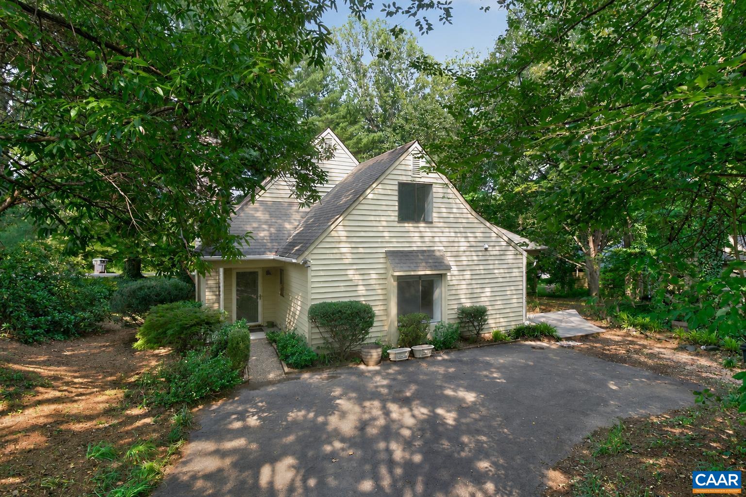 Chris Saxon REALTOR® in Charlottesville, VA (5)
