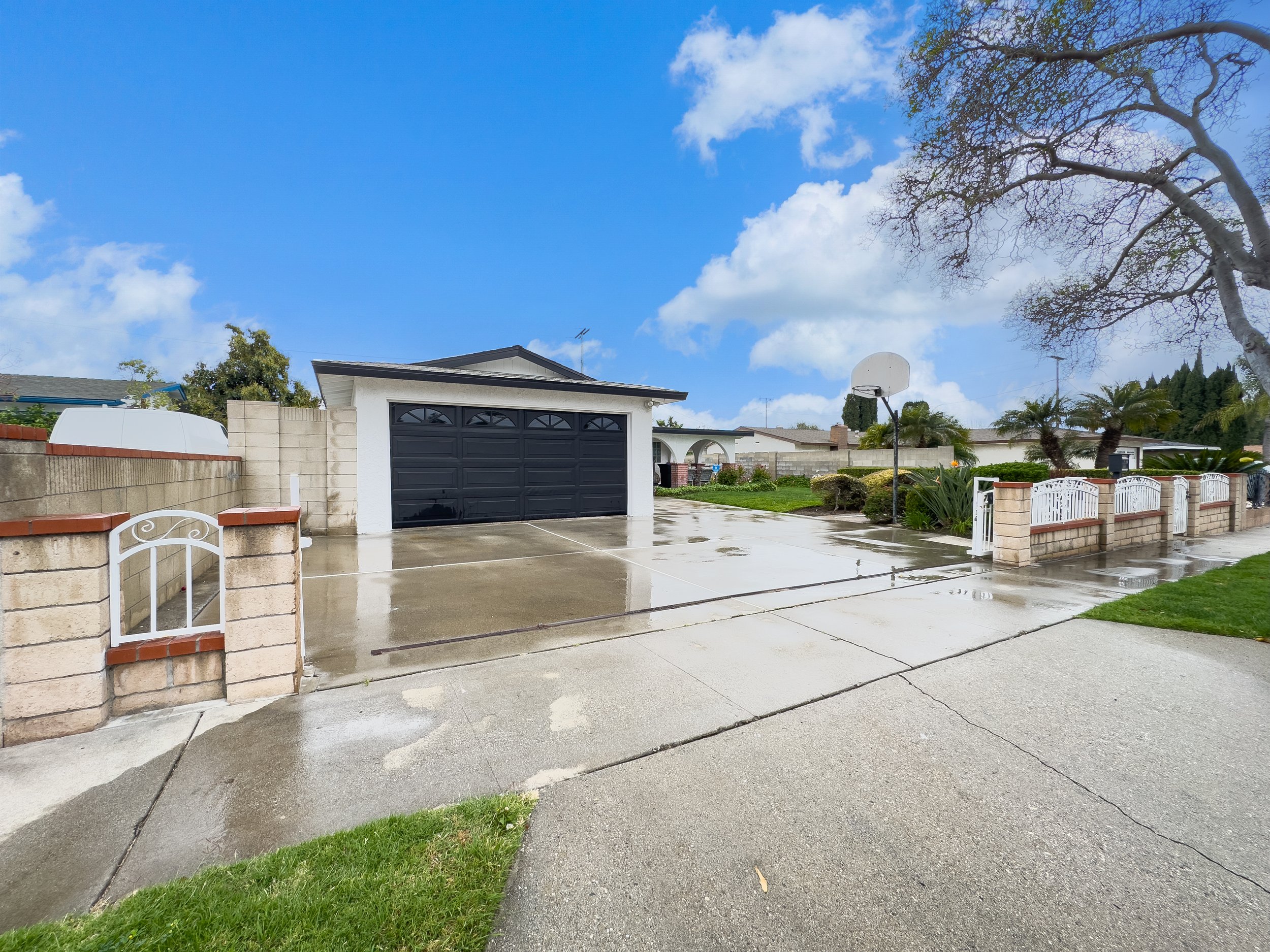 Casa Blanca Realtors in Orange, CA (2)