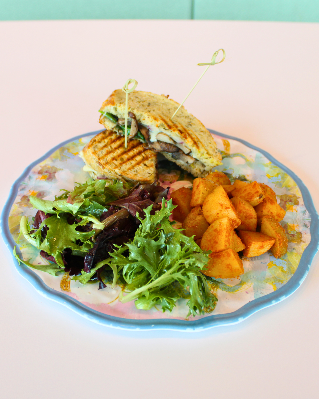 Colorful Plate Café in Plover, WI (5)