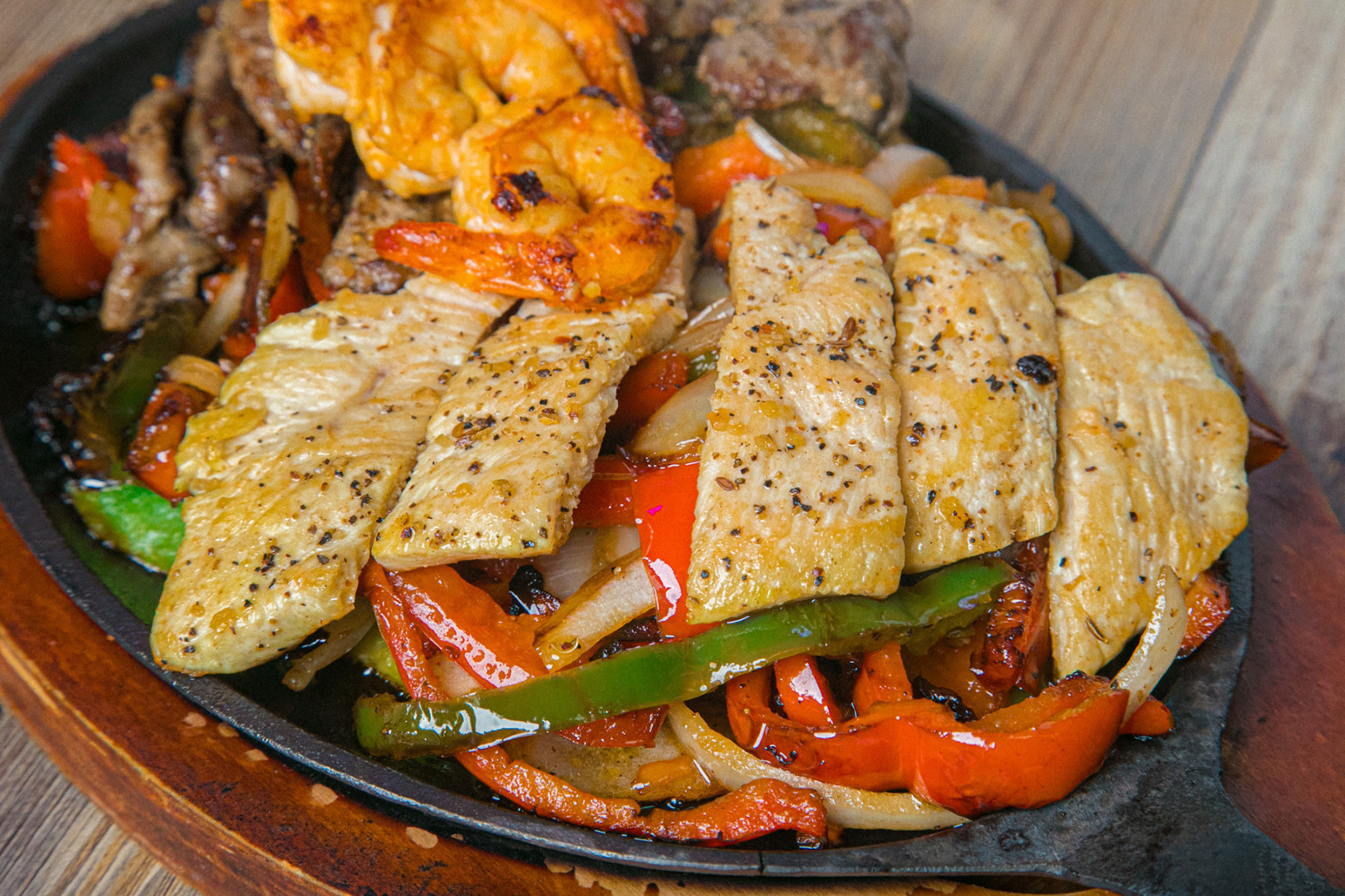Los Dos Gallos Bar & Grill & Seafood in Banning, CA