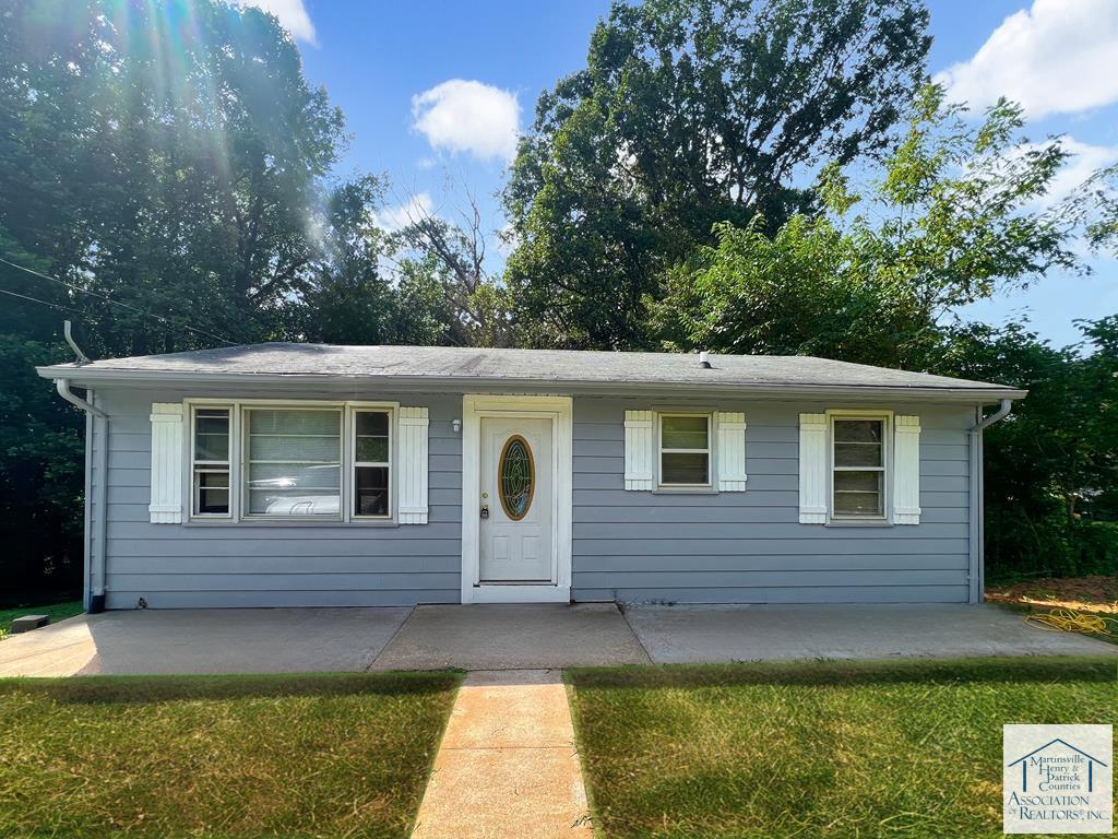 Amy Gravely, Realtor in Collinsville, VA (2)