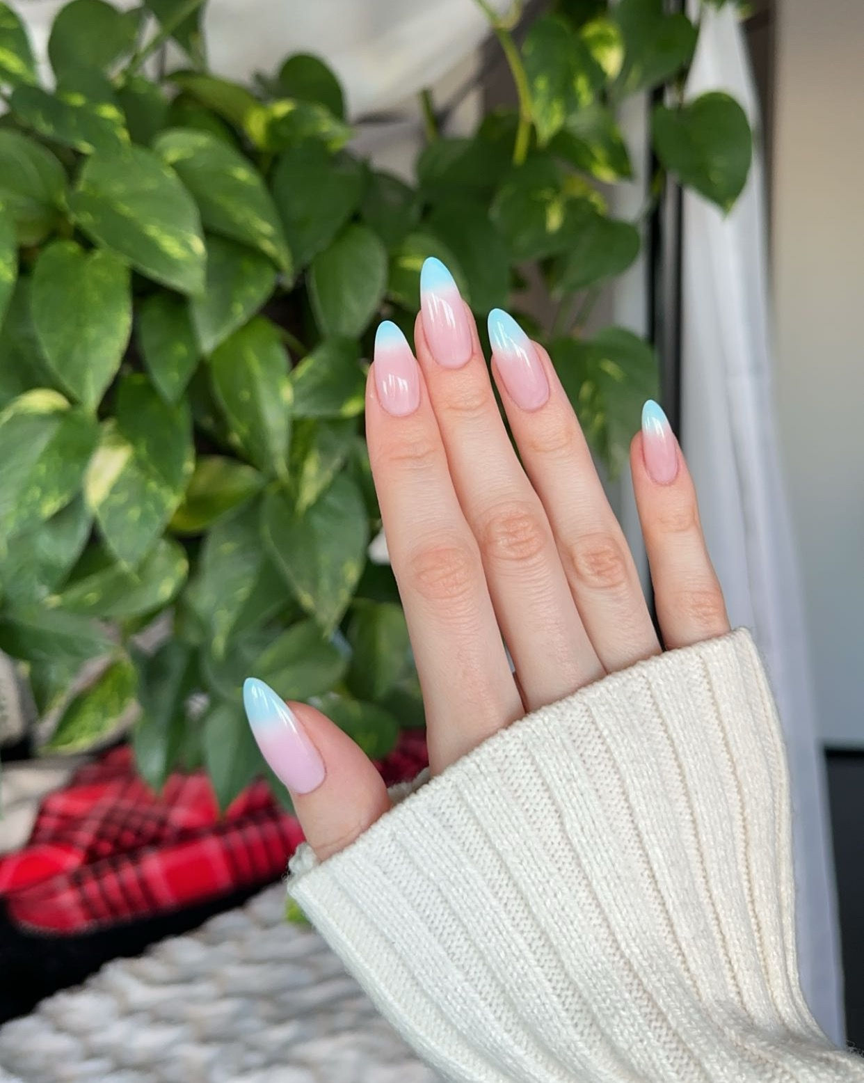 Nail Bar Milwaukee – Downer Avenue in Milwaukee, WI