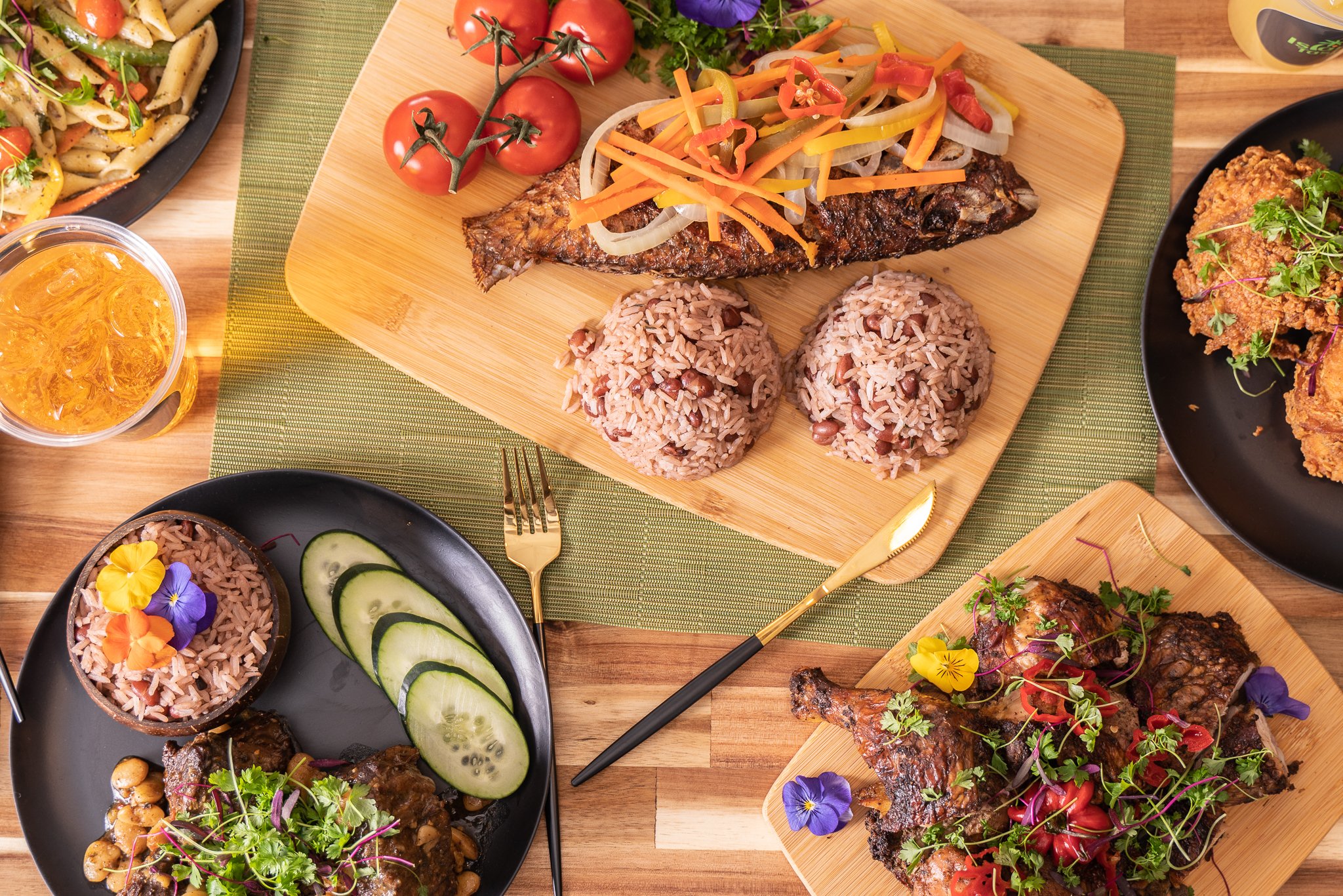 Island Taste Caribbean Grill in Estados Unidos, CA