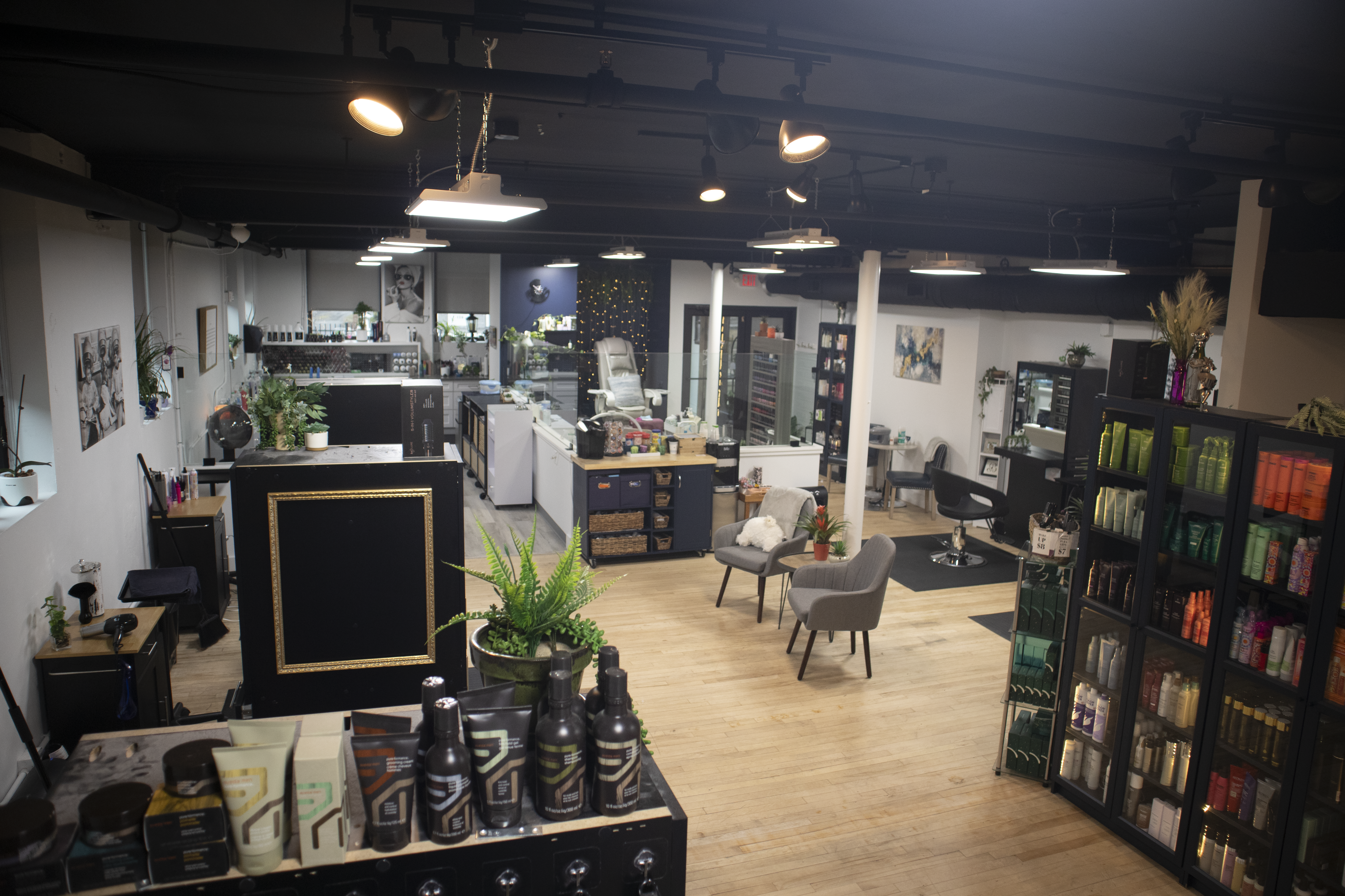 Manes On Main Salon & Spa in Dublin, PA