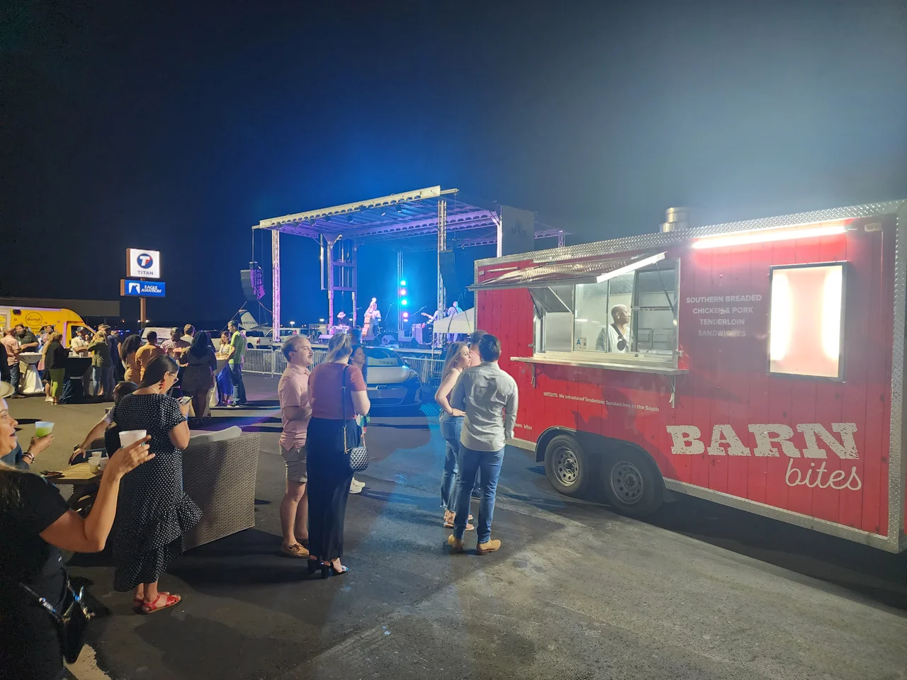 Barn Bites Food Truck in Columbia, SC