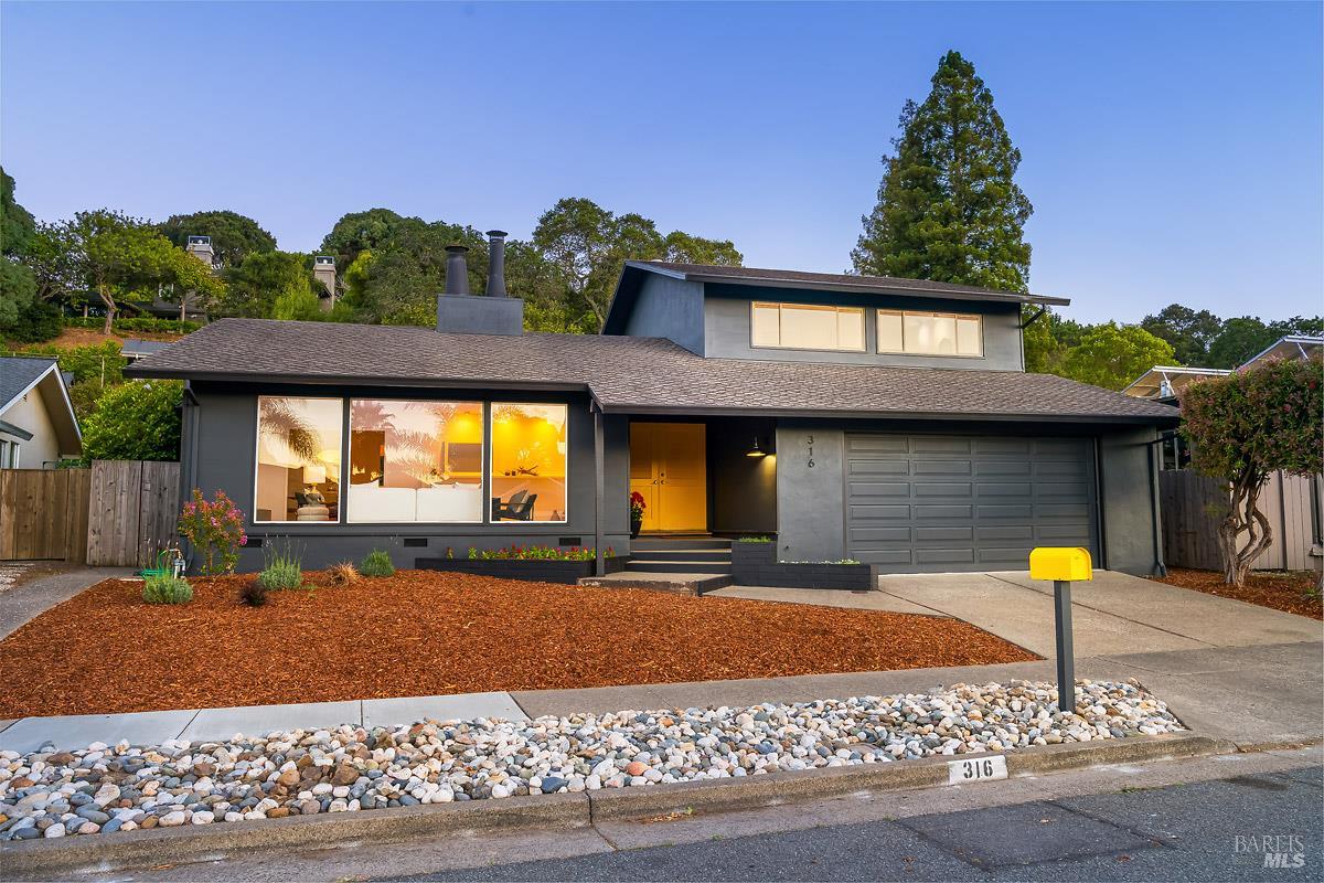Danielle Salk, Founder of Eleven Real Estate in Fairfax, CA (4)