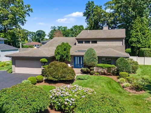 Howard Hanna | Coach Realtors - Floral Park in Floral Park, NY (2)
