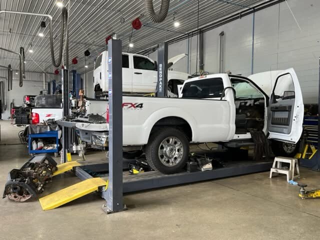 Royal Auto Service Center in Middlebury, IN (5)