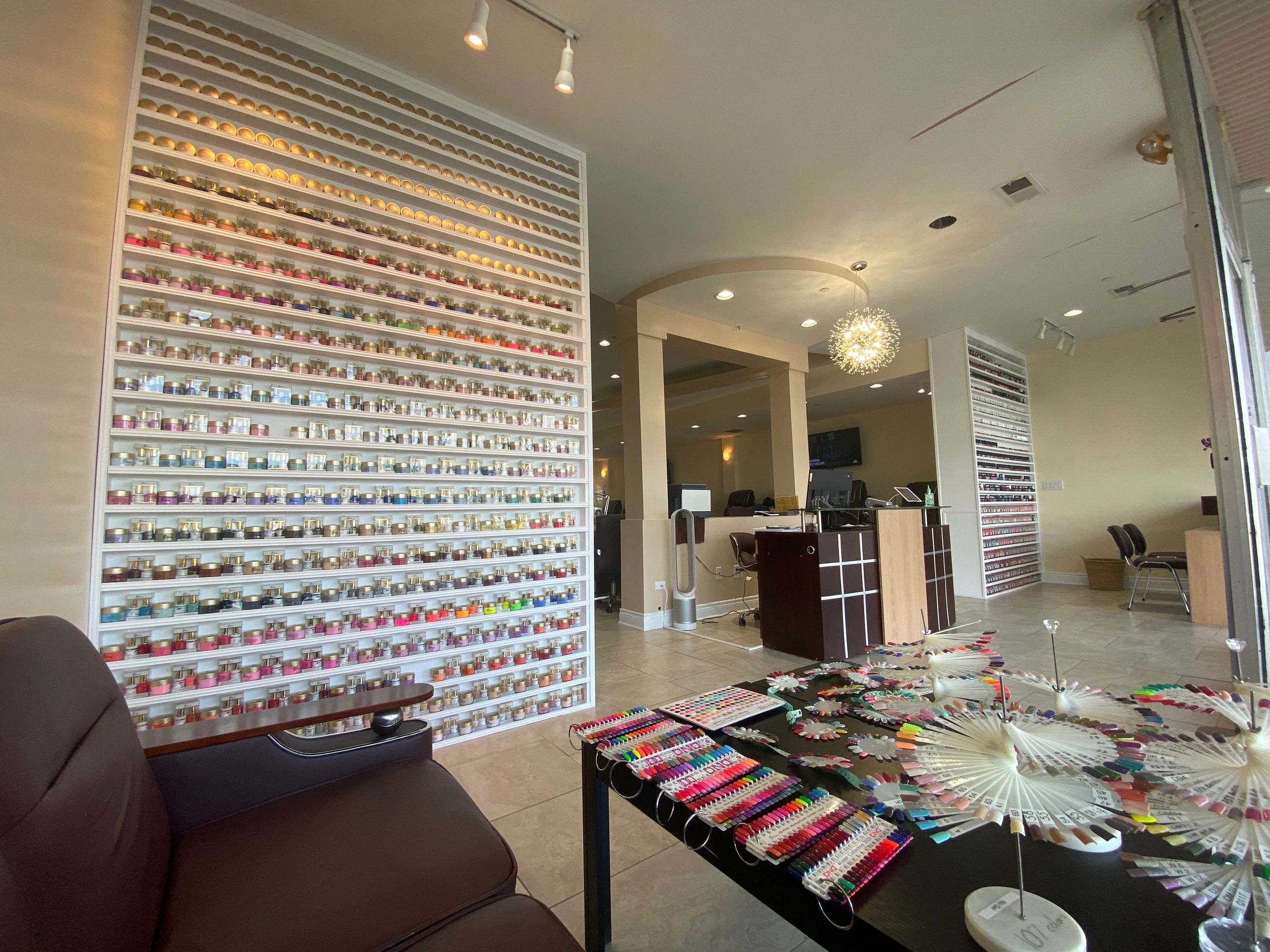 V Nails & Spa in Des Plaines, IL