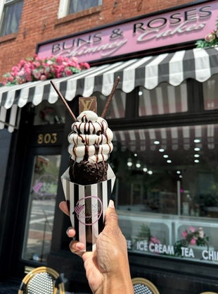 Buns & Roses Chimney Cakes in Baltimore, MD (6)