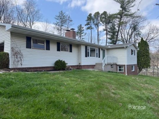Dave Hoisington Realty LLC in Athens, OH (4)
