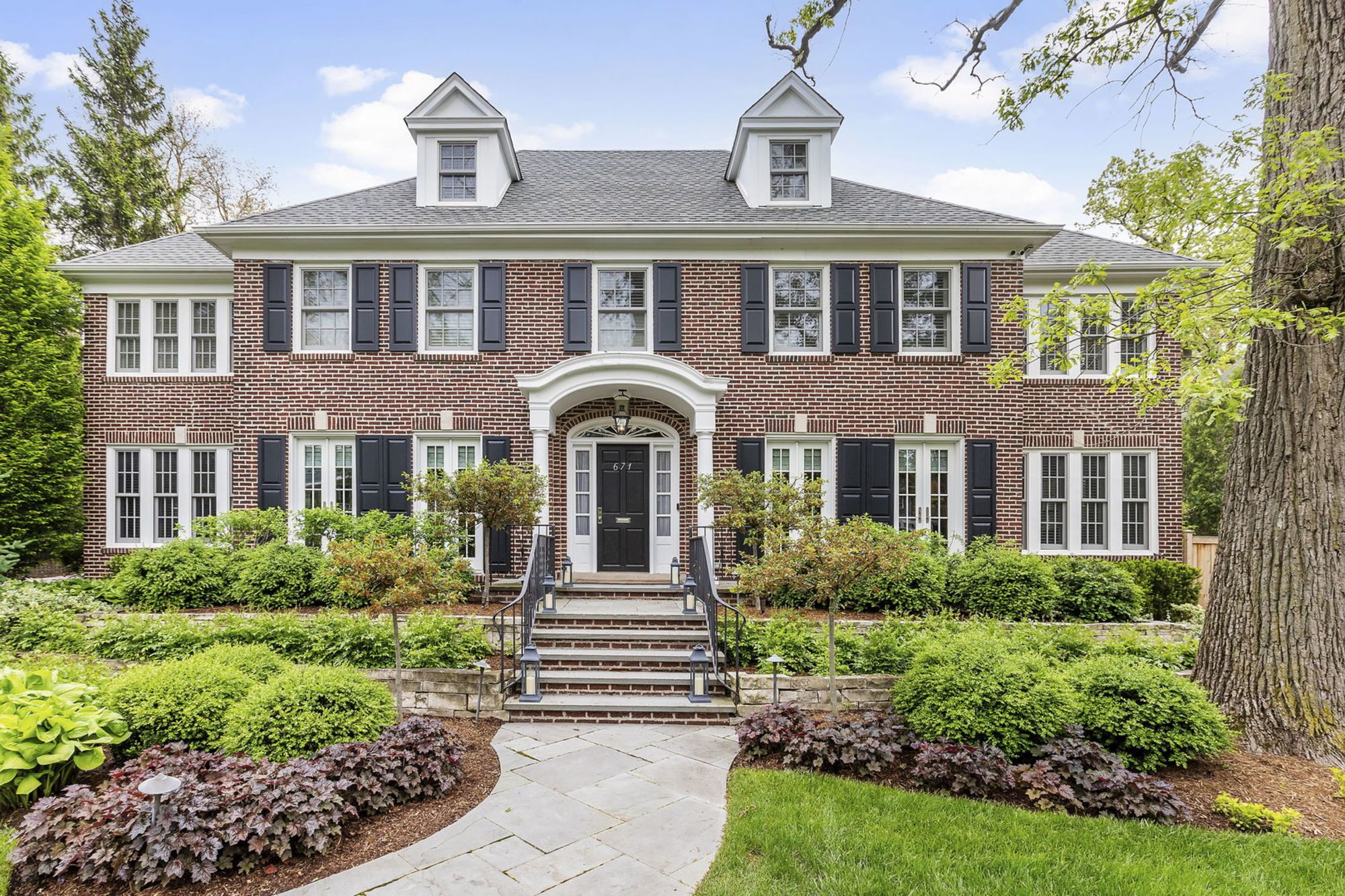 The Michael Ngai Team | Queens & Long Island Real Estate Agents in Great Neck, NY