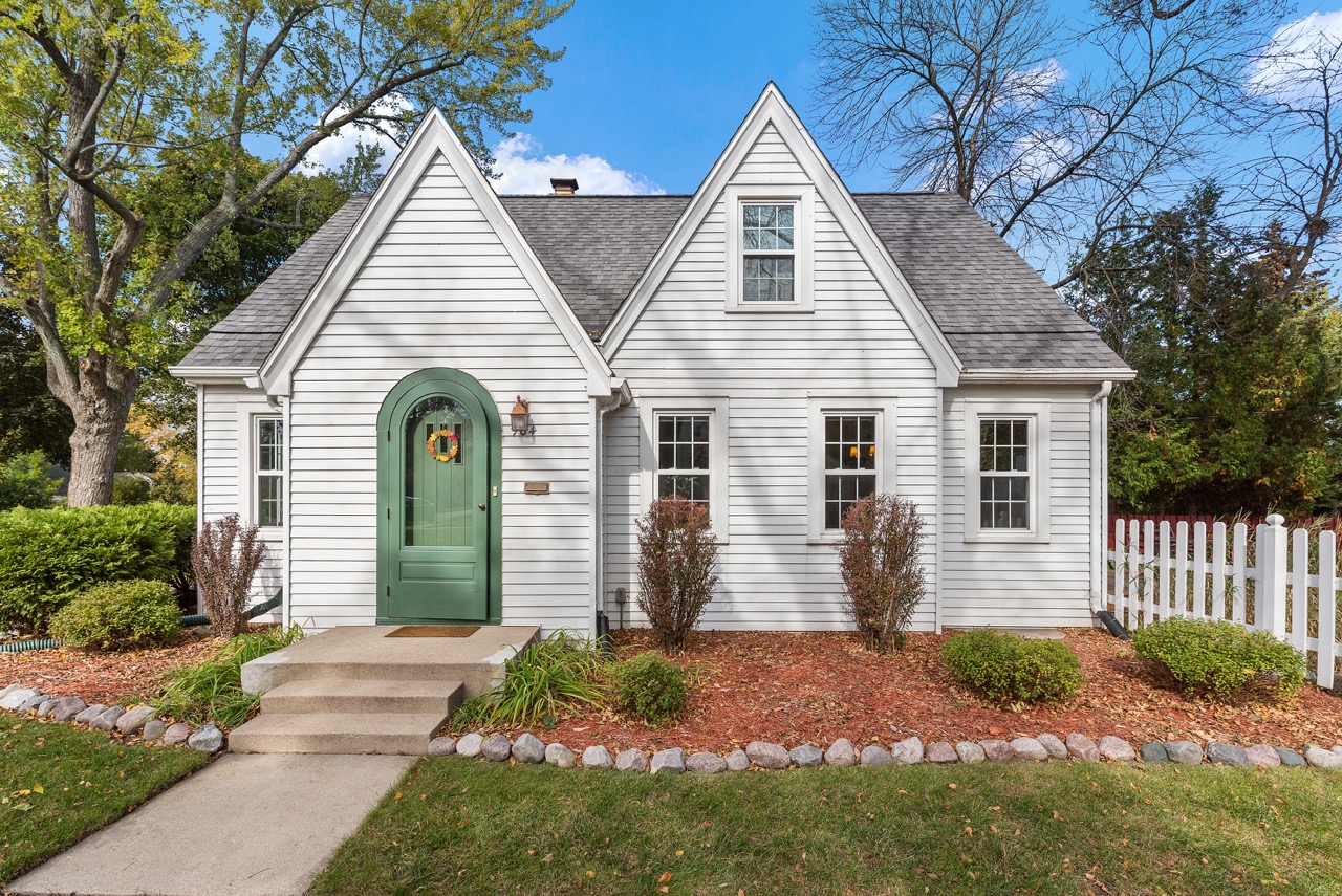 Katie Gnau, Realtor in Whitefish Bay, WI (3)