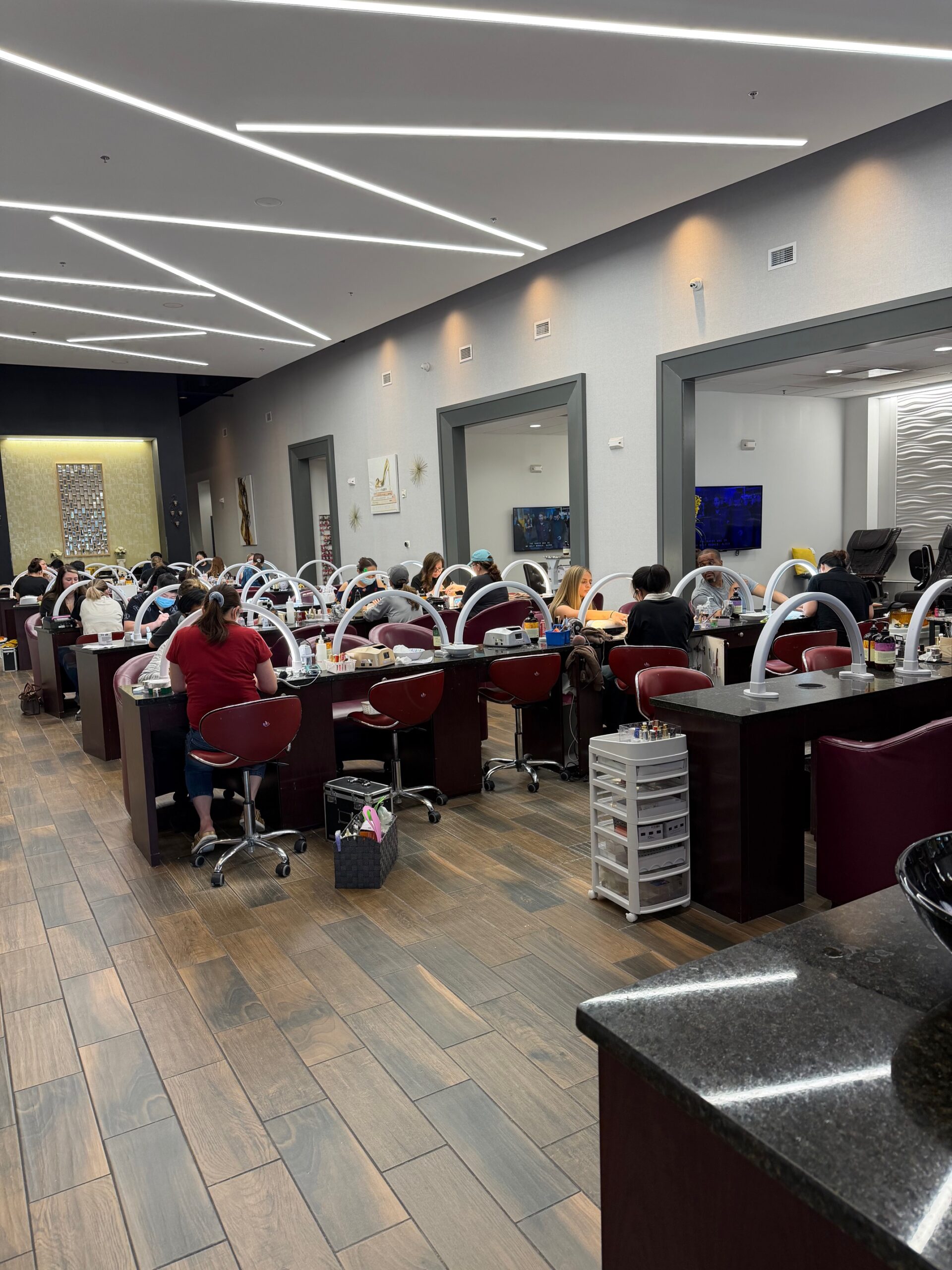 Luxury Nail Spa 1 in Dayton, OH (2)