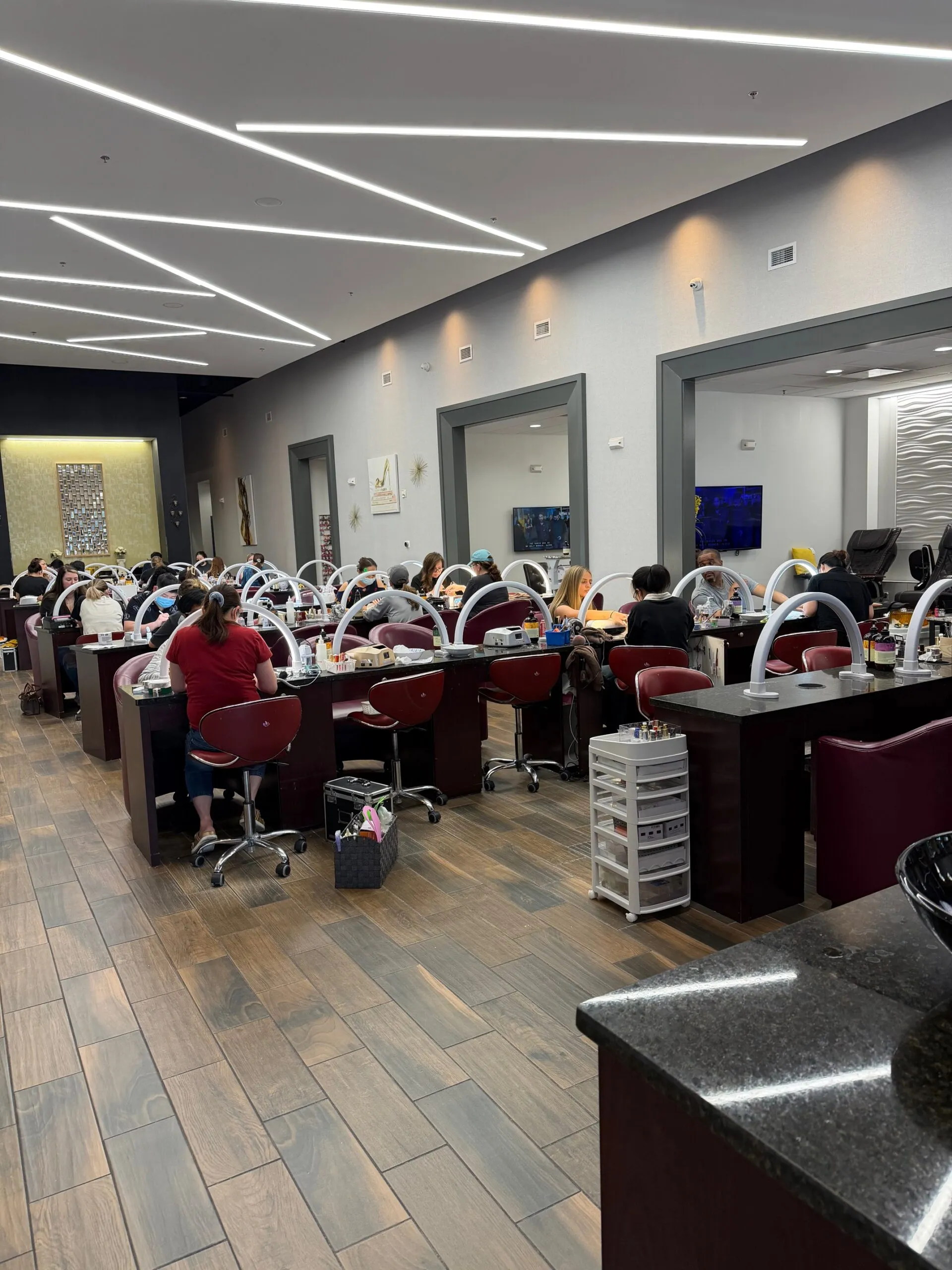Luxury Nail Spa 1 in Dayton, OH (6)