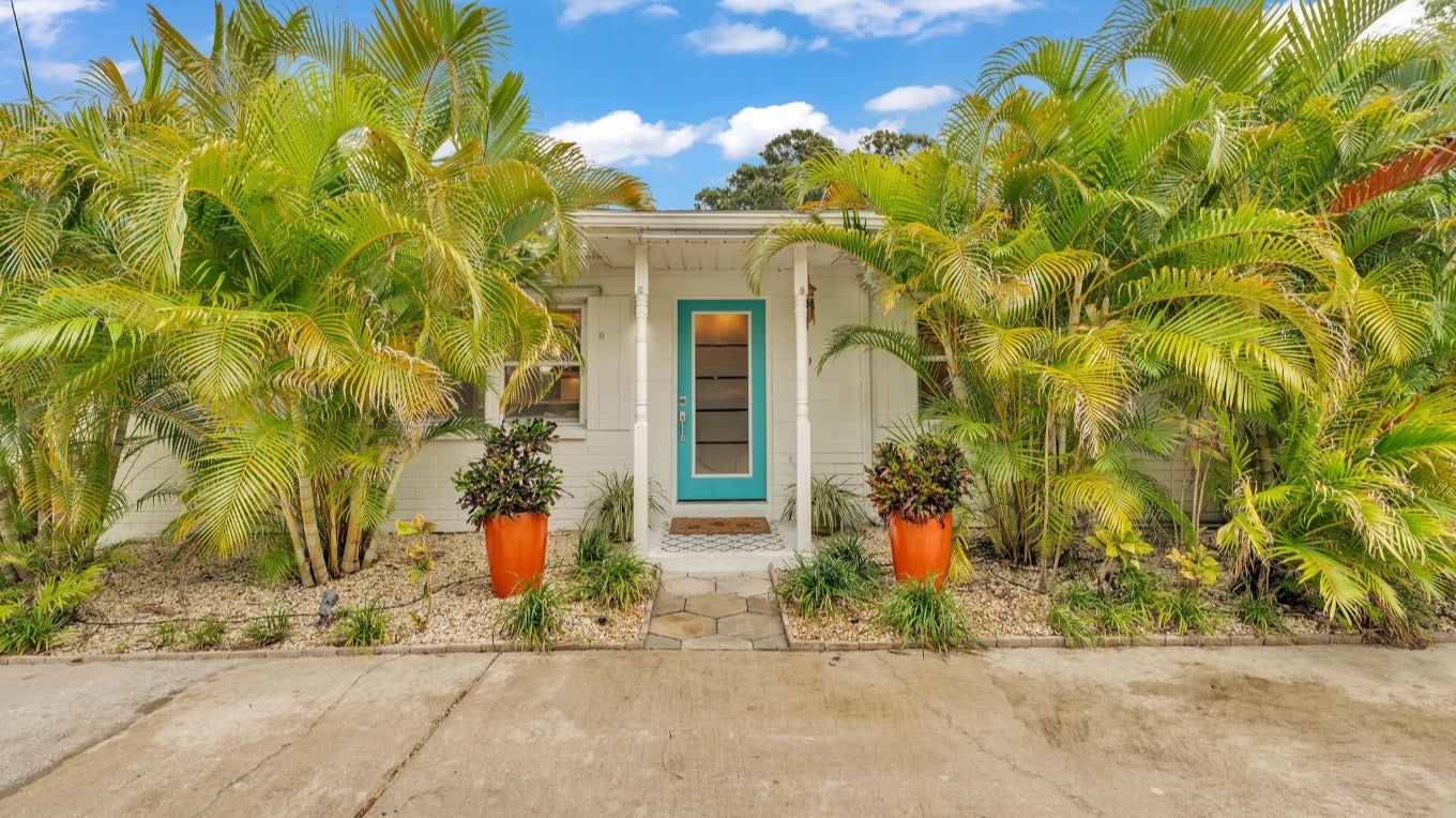 Jenn Kiel Realtor in Dundee, FL (3)