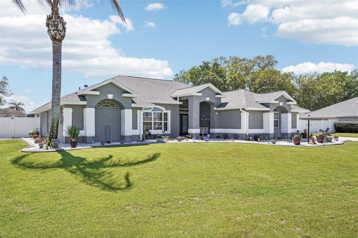 Bethany Burge-Bosbous / Coldwell Banker Lifestyle in Leesburg, FL (5)