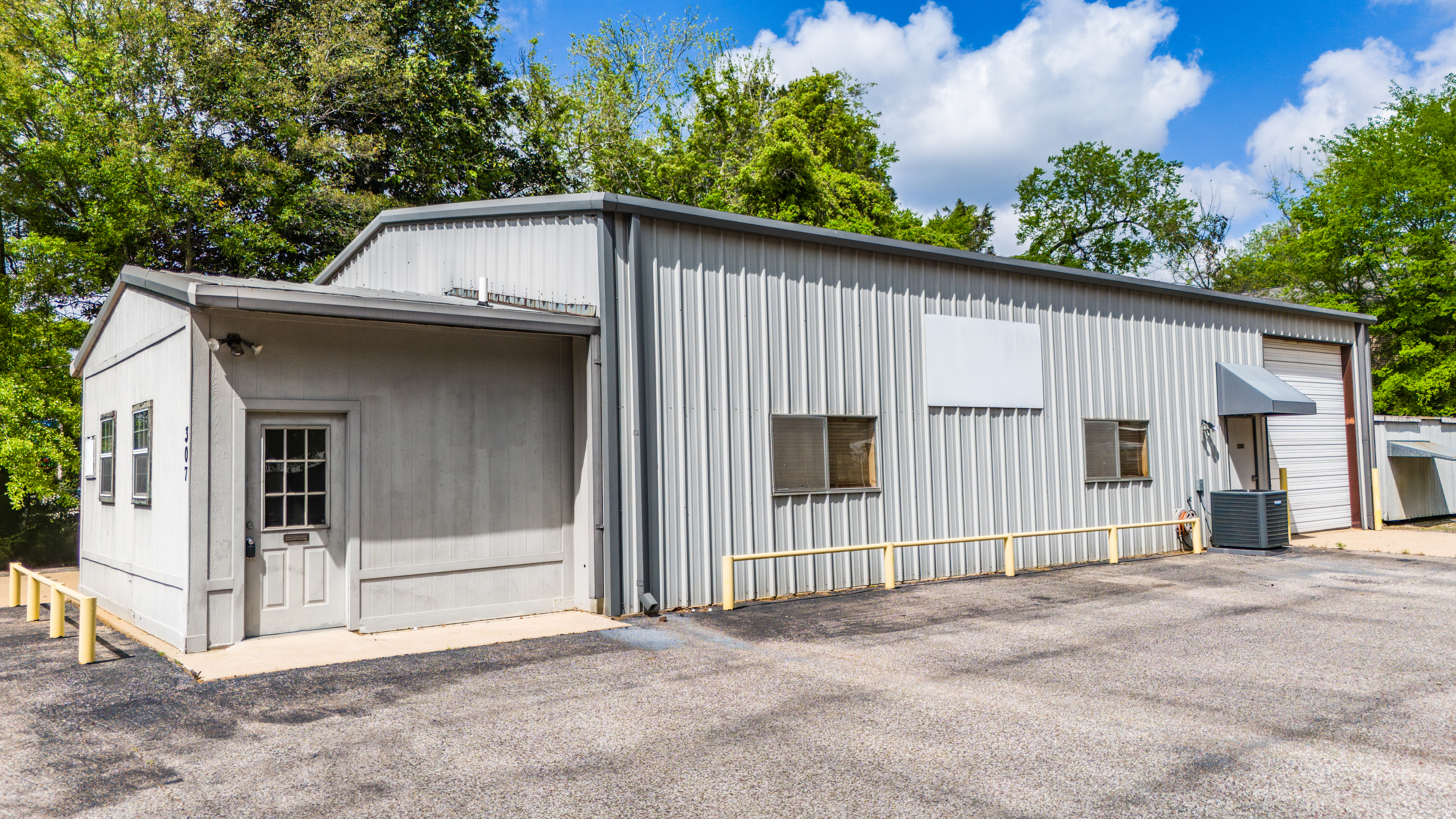 United Country H5 Auction & Realty in Quanah, TX