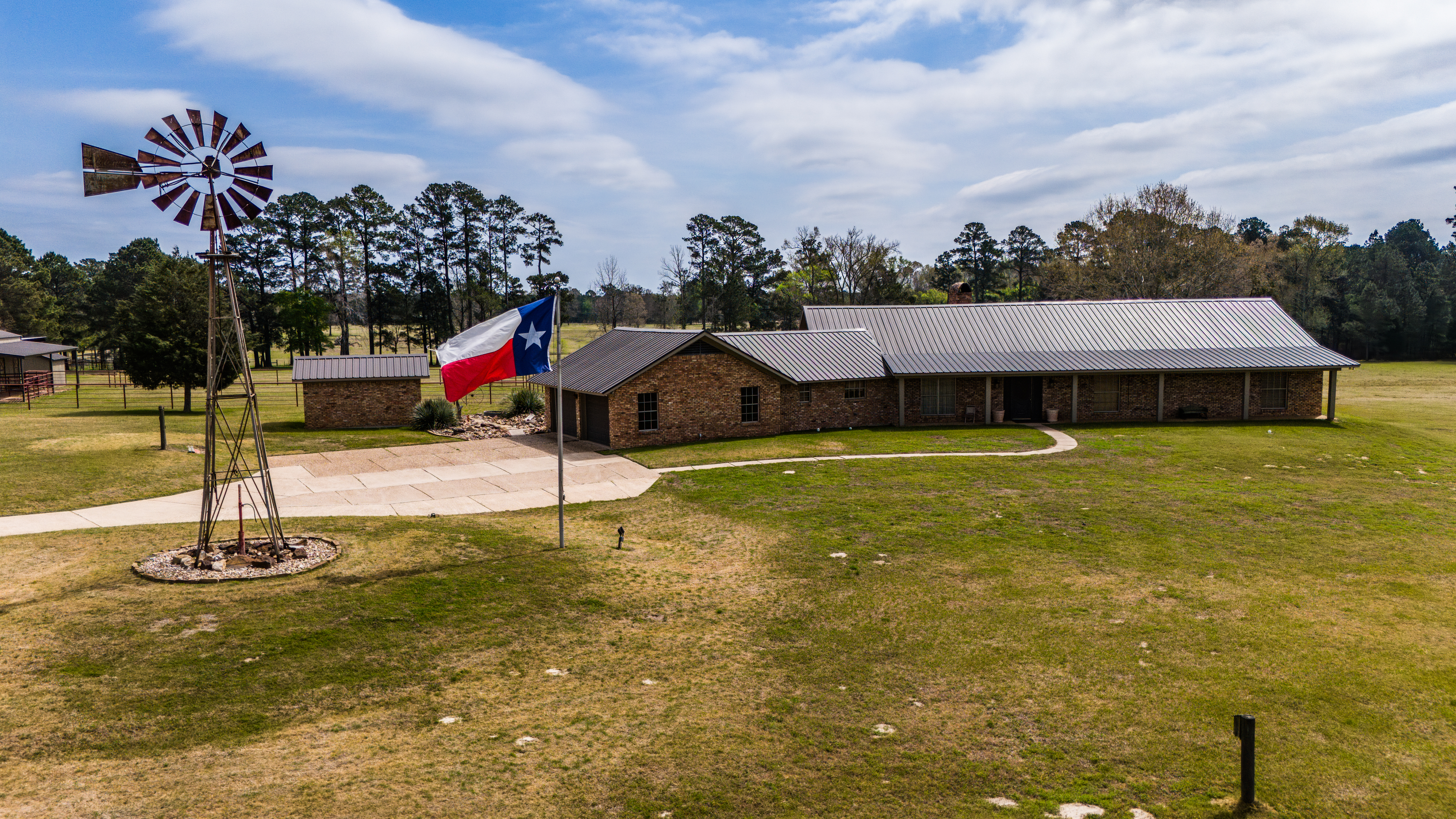 United Country H5 Auction & Realty in Quanah, TX (2)