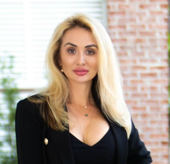 Hair Stylist Aleksandra in Surfside, FL (2)