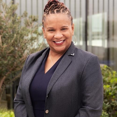 Redfin Real Estate Agent Faith Floyd in Alief, TX