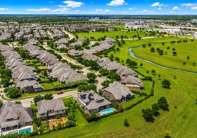 Redfin Real Estate Agent Faith Floyd in Alief, TX (2)