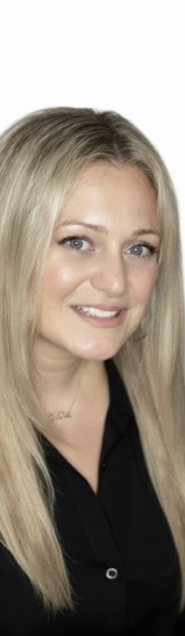 Stella Nikoloudakis at Douglas Elliman Real Estate - Roslyn, NY in Roslyn, NY (2)
