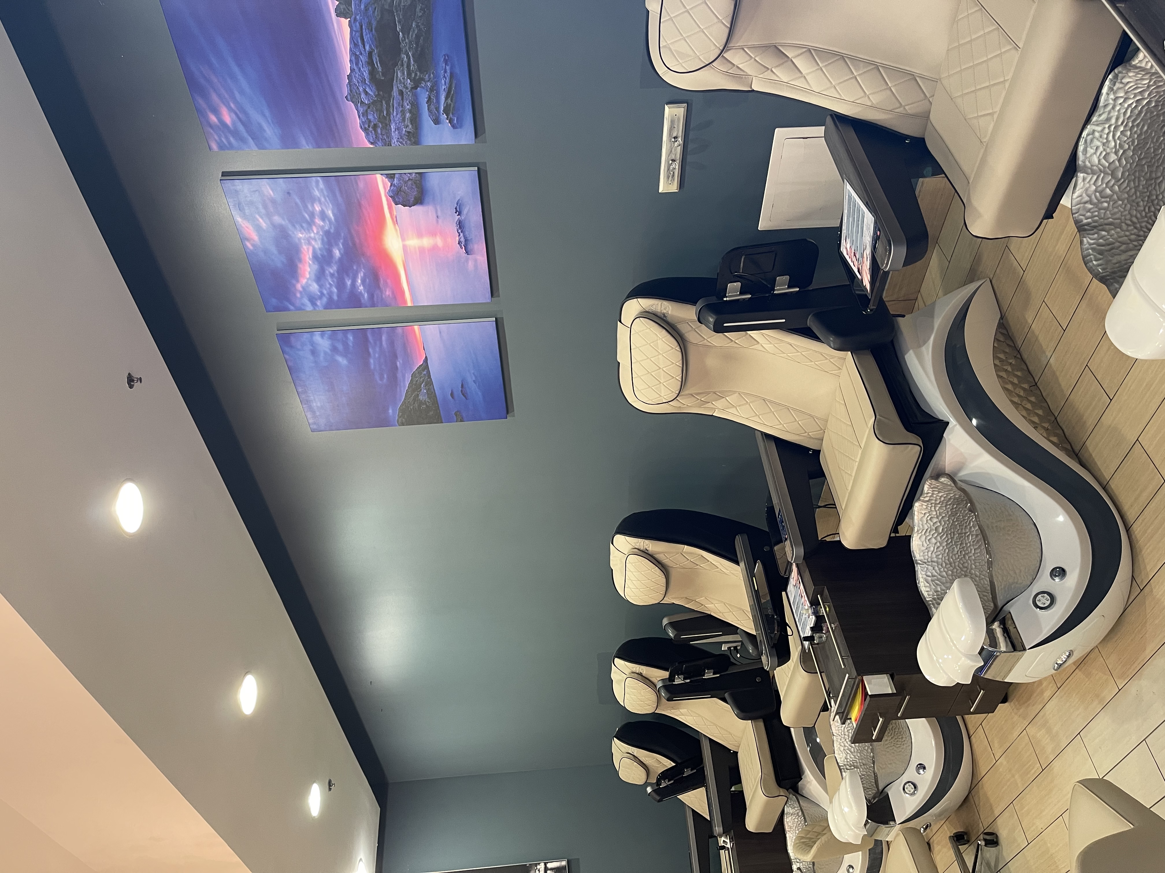 Red Handed Nails Salon and Spa in Charlottesville, VA (3)