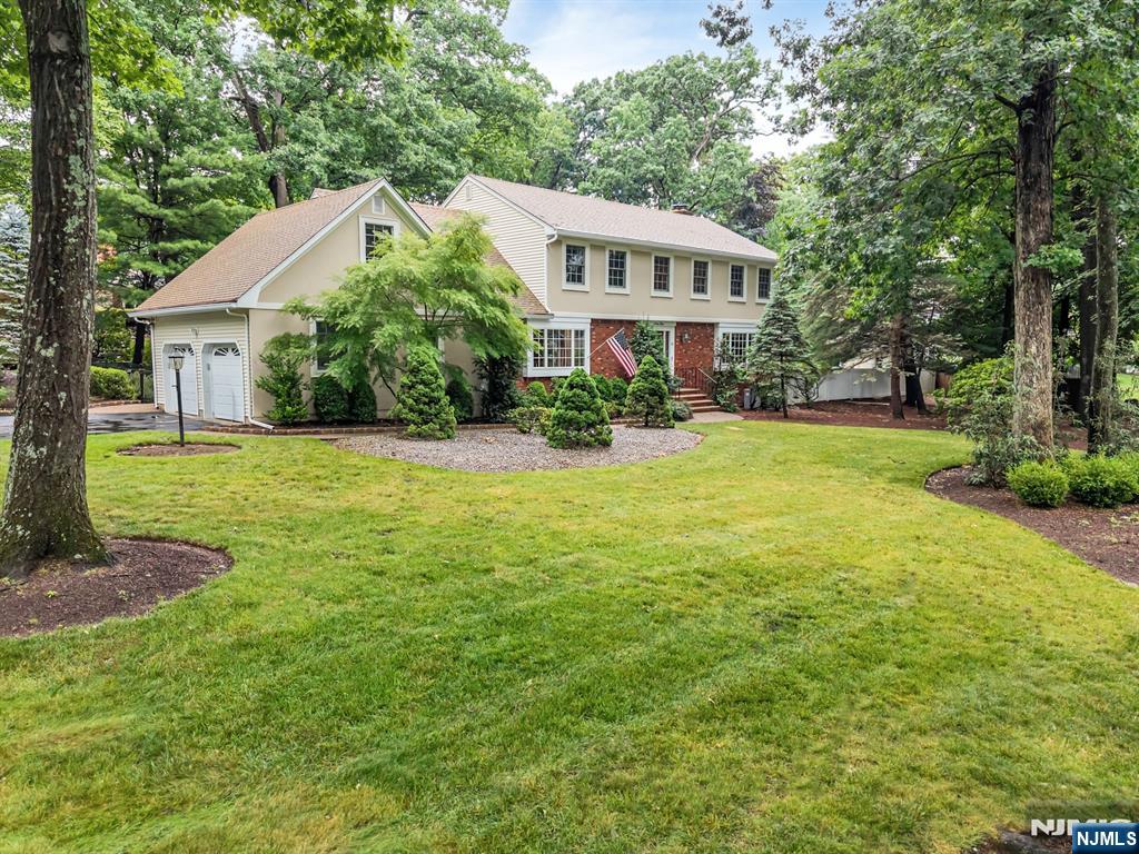 The Taylor Lucyk Group - Christie's International Real Estate Group NJ in Paramus, NJ (5)