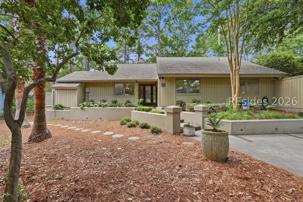 Beth DeAngelis Coastal Living Team | Realtor in Hilton Head Island | Residential Real Estate Agent in Hilton Head Island, SC (6)
