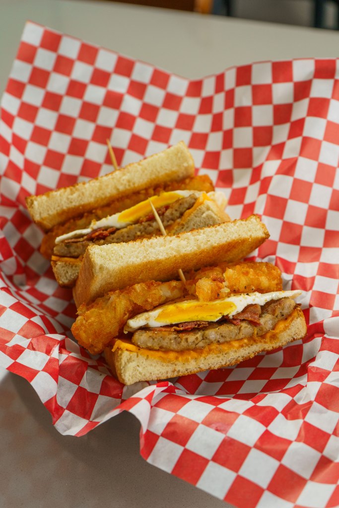 Artz's Deli in Taft, CA