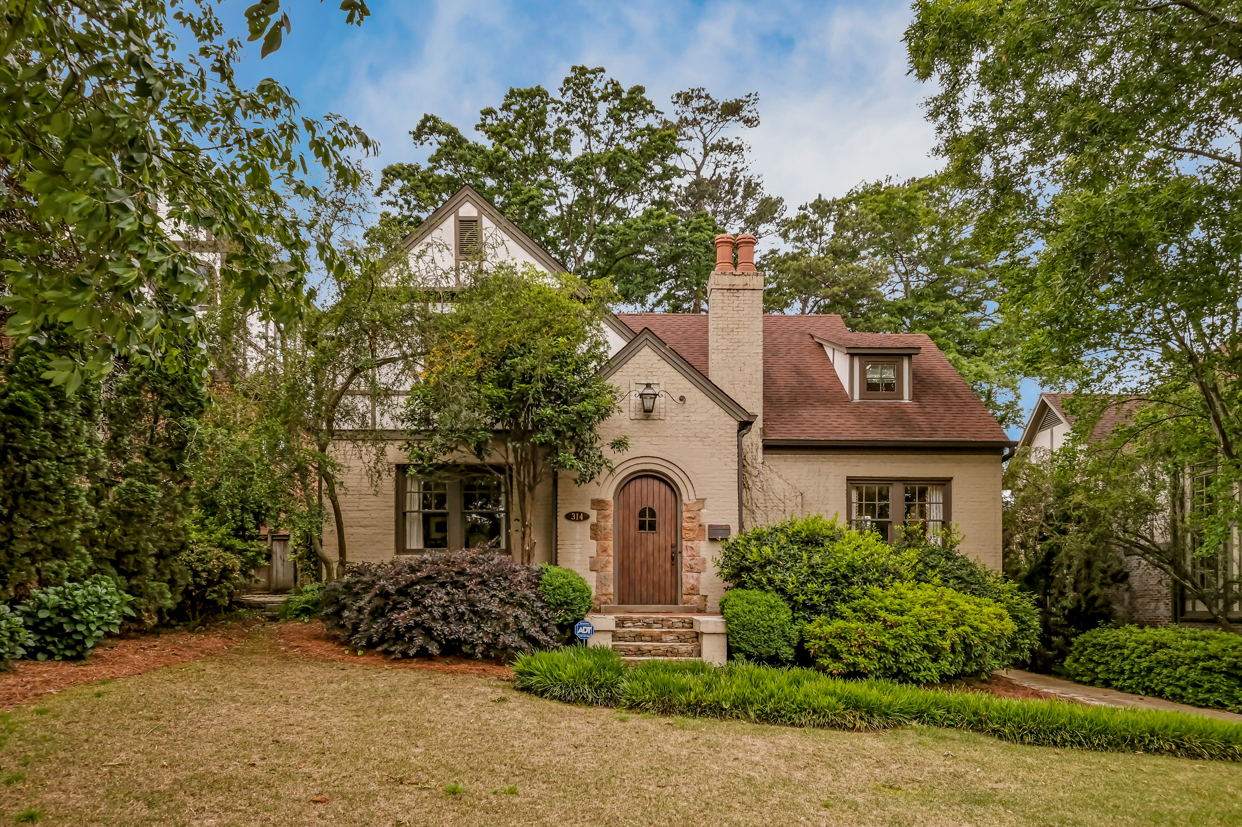 Dina Hendrix REALTOR in Homewood, AL