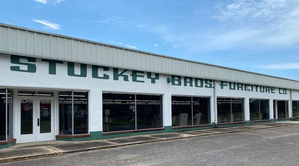 Stuckey Brothers Furniture Co in Hemingway, SC