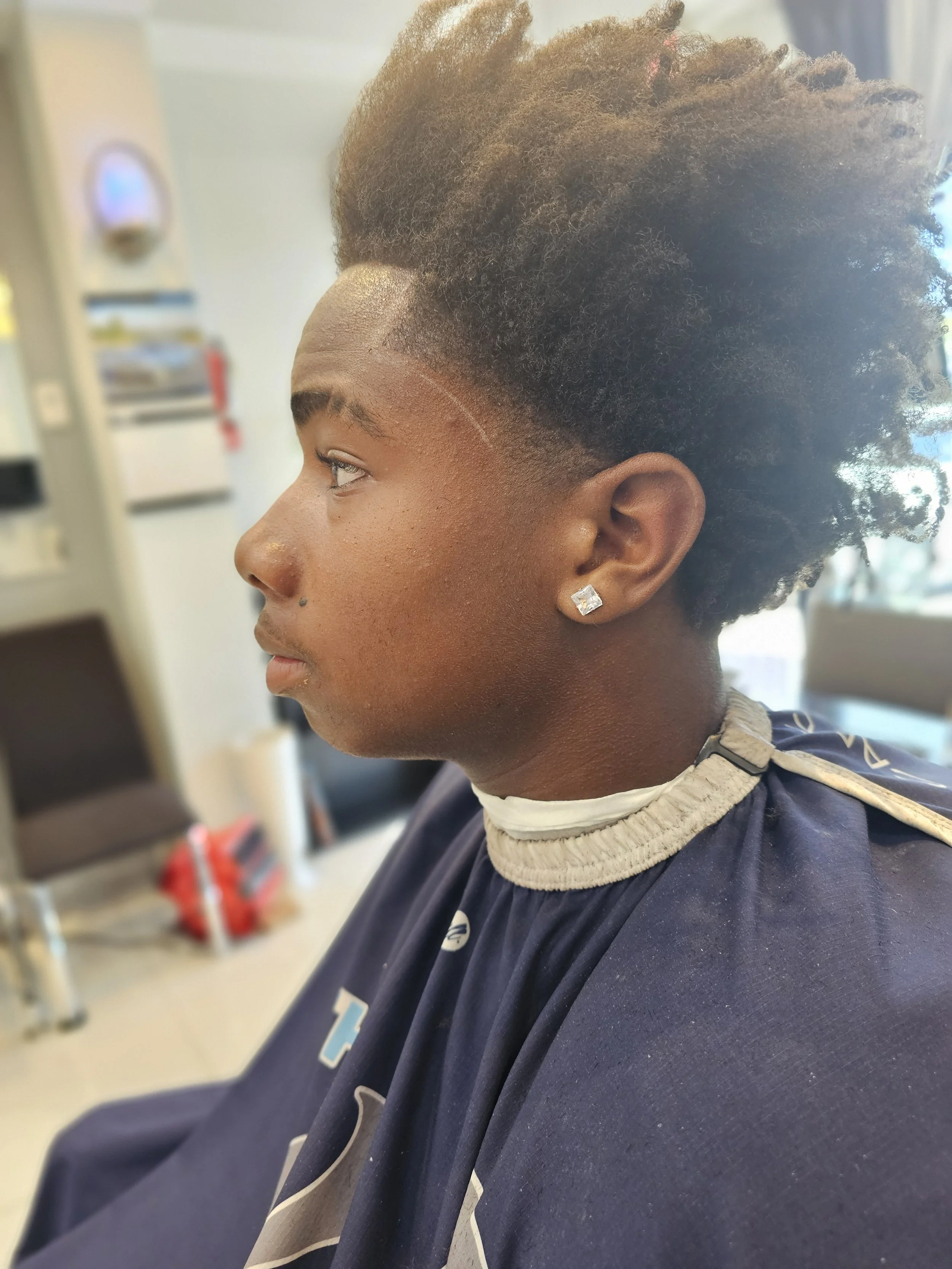 The Vybe Barber Lounge LLC in Fort Lauderdale, FL (6)