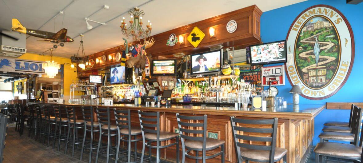 Hermanns Olde Town Grille in Plymouth, MI (2)