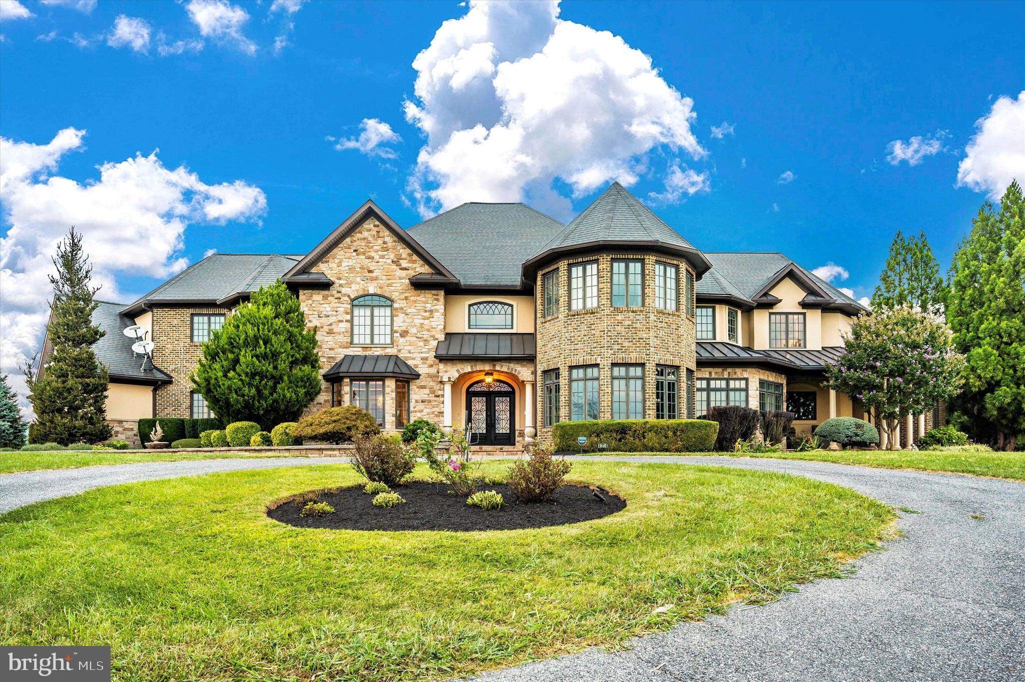 Ron and Tonya Wolfe Realtors, The Wolfe Team of Charis Realty Group in Frederick, MD