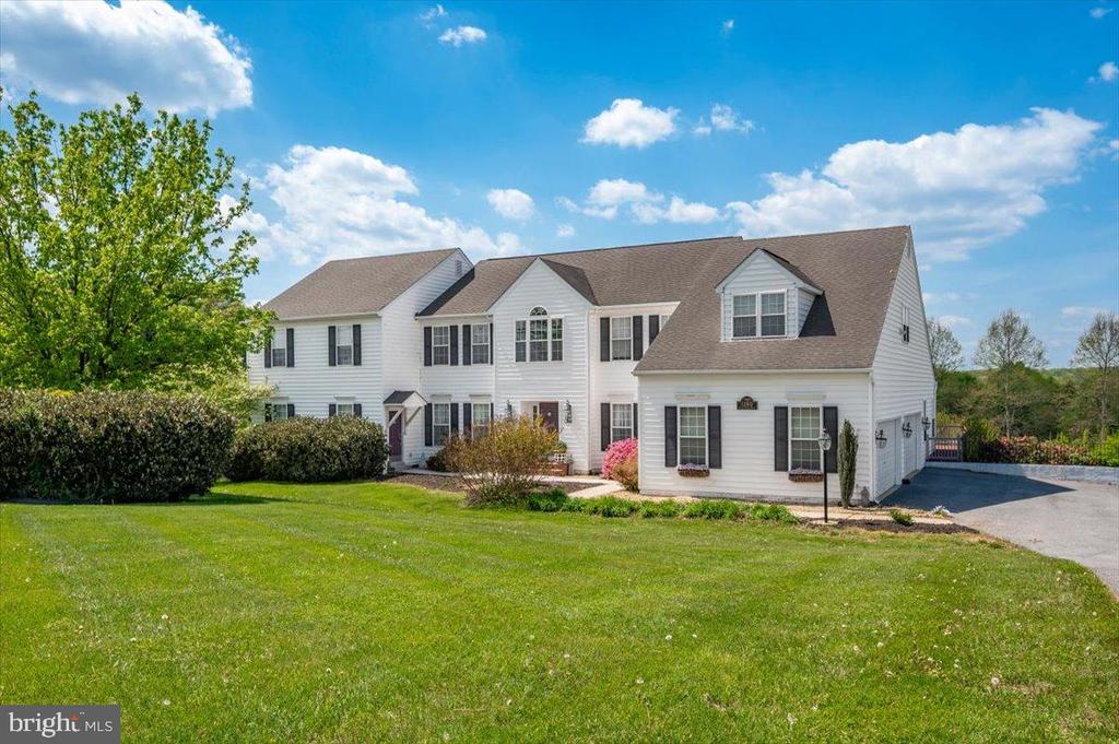 Ron and Tonya Wolfe Realtors, The Wolfe Team of Charis Realty Group in Frederick, MD (3)