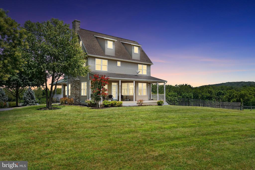 Ron and Tonya Wolfe Realtors, The Wolfe Team of Charis Realty Group in Frederick, MD (4)