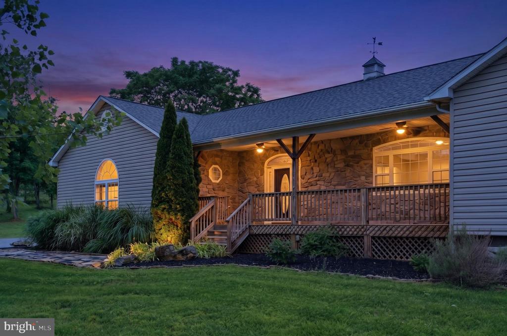 Ron and Tonya Wolfe Realtors, The Wolfe Team of Charis Realty Group in Frederick, MD (6)