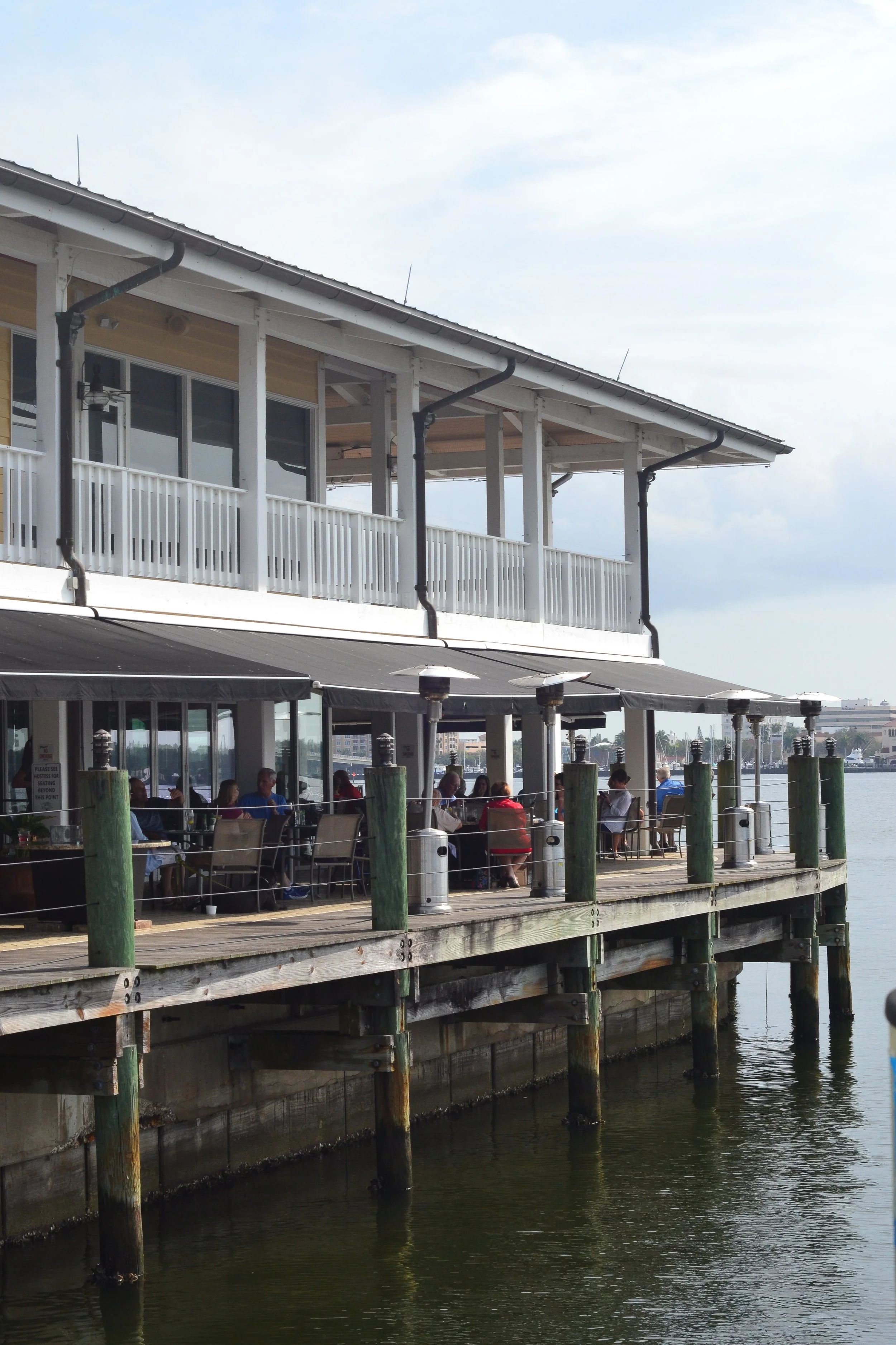 Riverhouse Waterfront Restaurant in Palmetto, FL