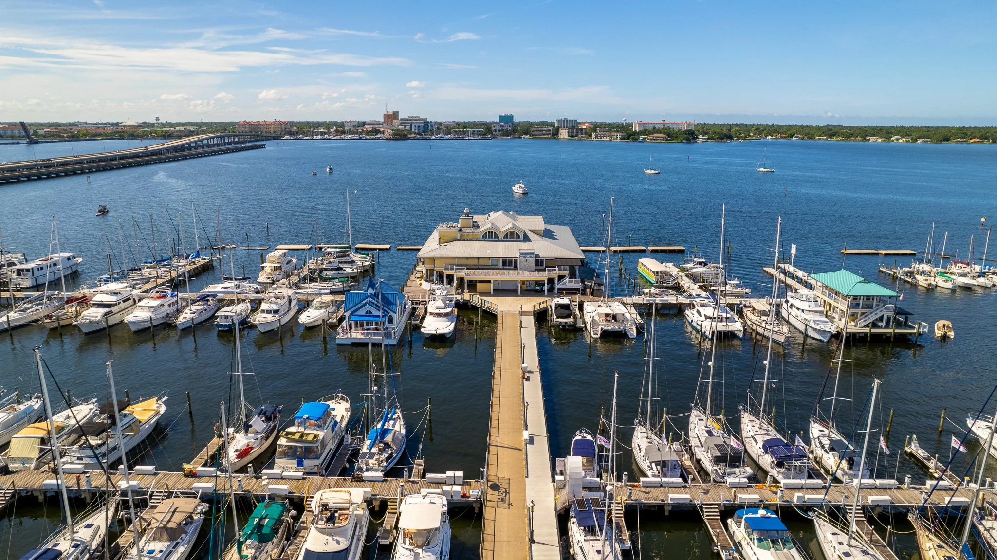 Riverhouse Waterfront Restaurant in Palmetto, FL (3)