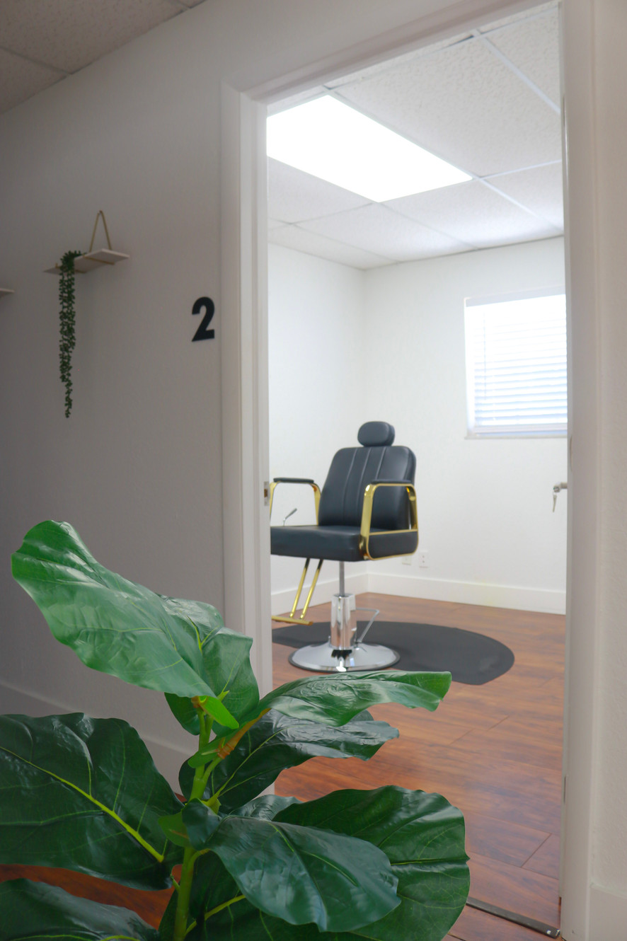Out of Many Salon Suites in Fort Lauderdale, FL