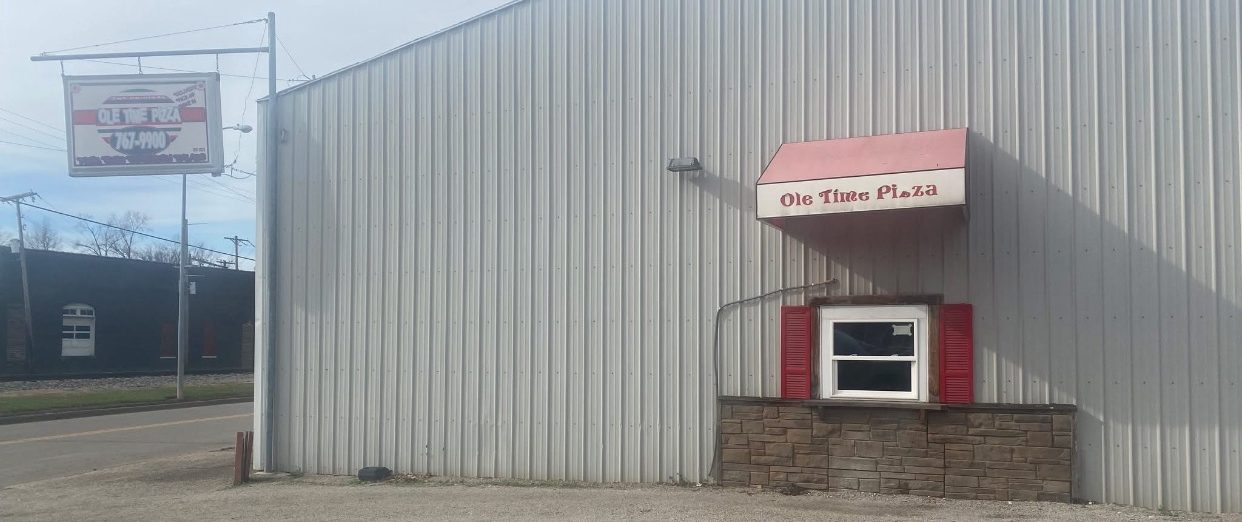 Ole Time Pizza in Glouster, OH