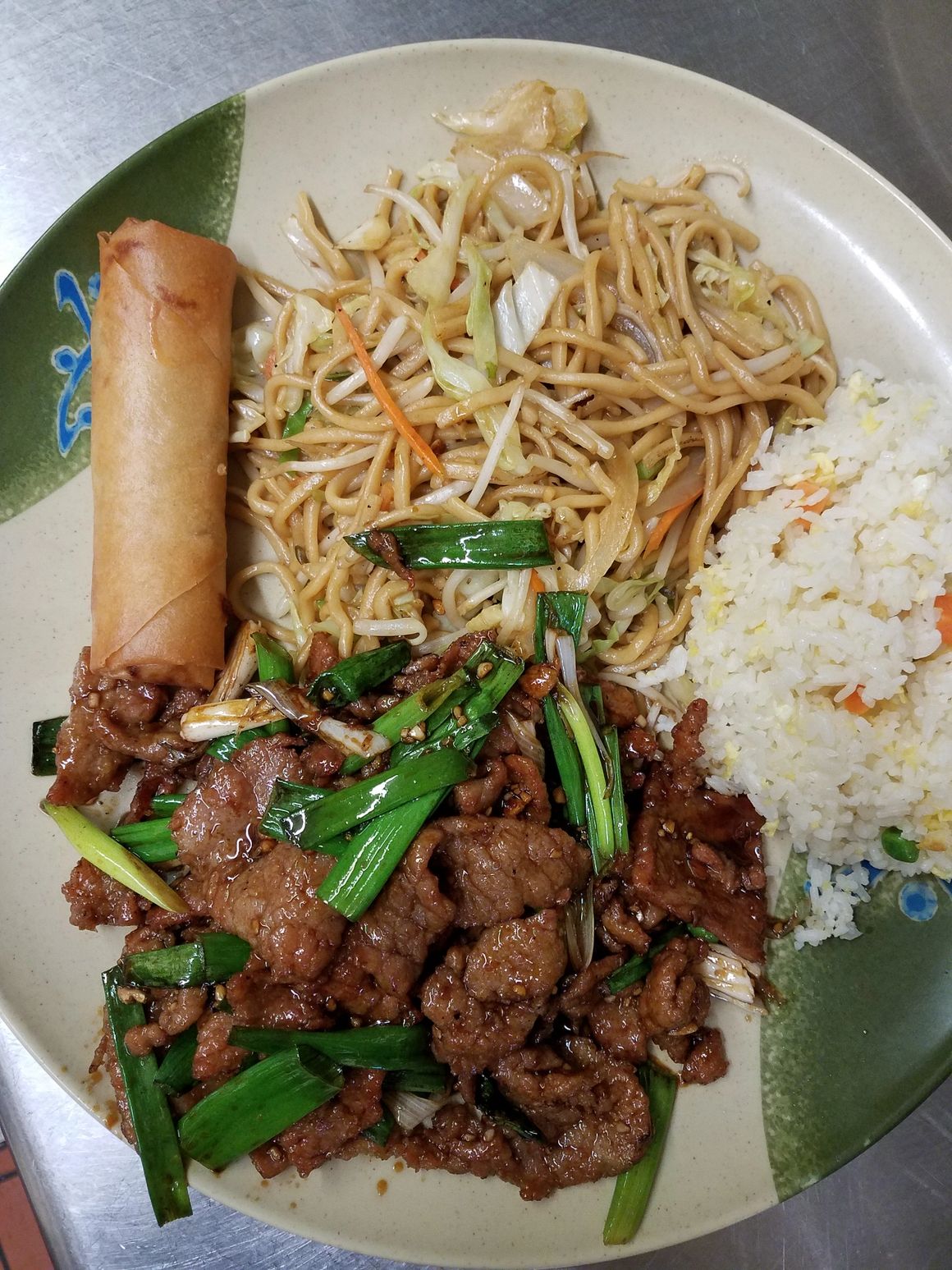 Lee's Garden Chinese Restaurant in Marina, CA