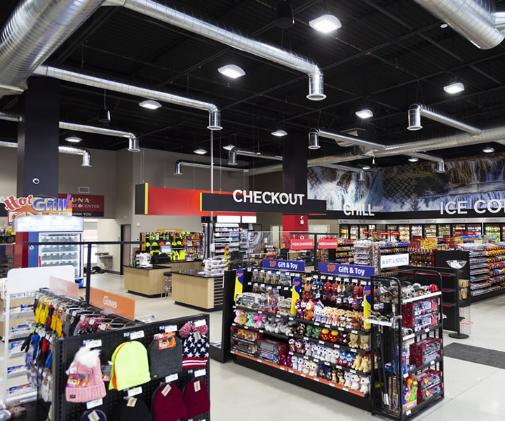 Una Travel Center in Roseville, MI (4)