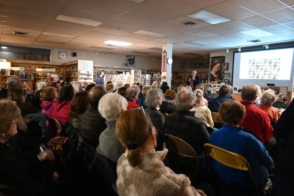 Pauline Books & Media in Alexandria, VA (5)
