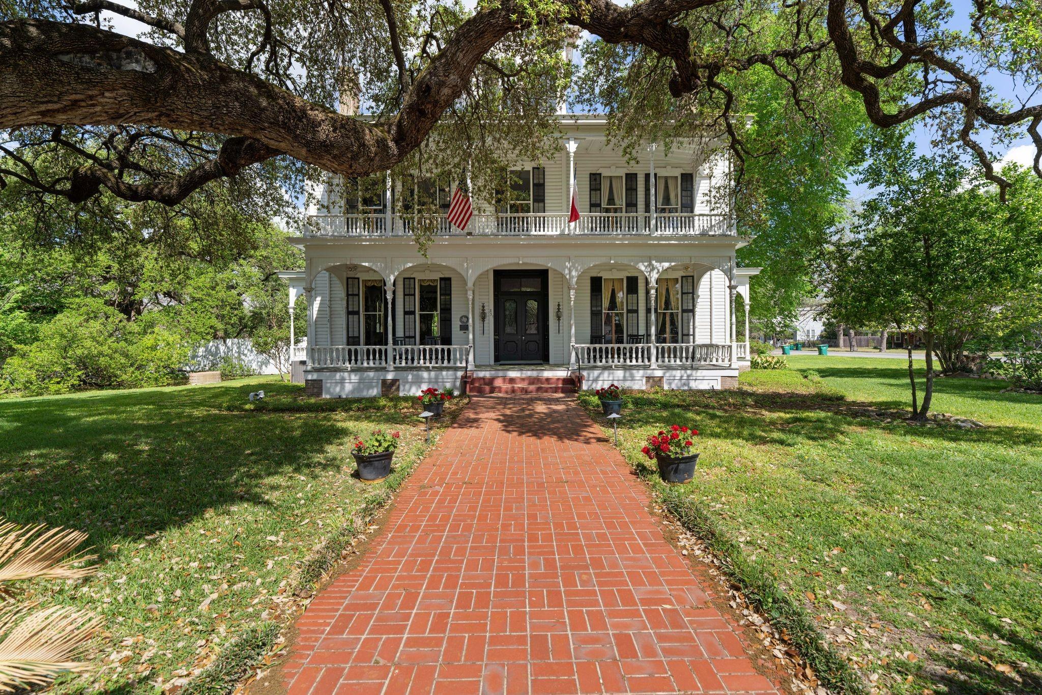 Cari Goeke | Texas Real Estate | Southern District Sotheby's International Realty in Brenham, TX (2)