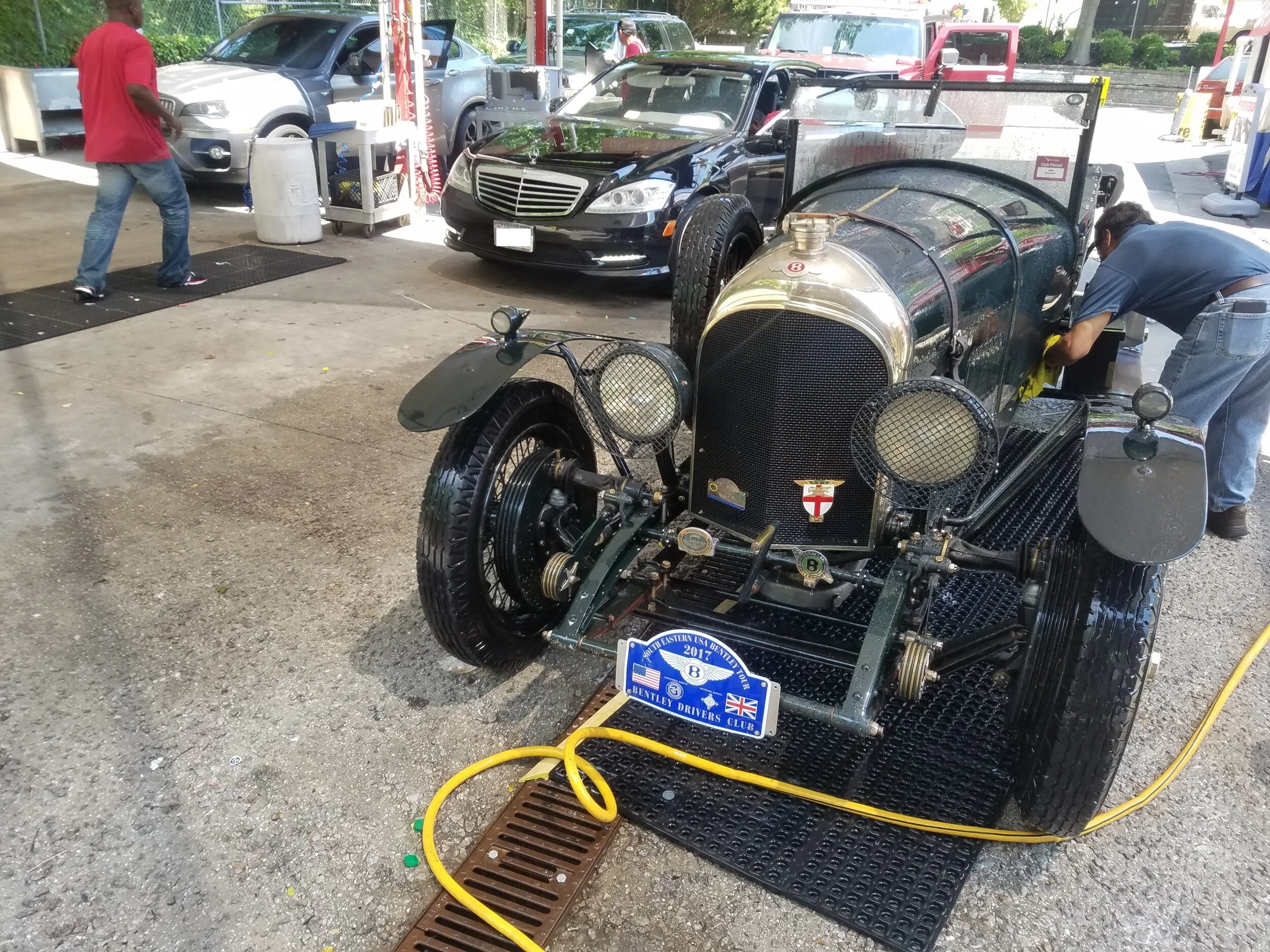 Mr Kleen Car Wash & Detailing Center in Alexandria, VA