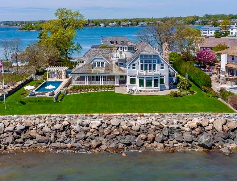 Christine Luisi-Shwartz - Broker of record at Raritan Bay Realty Old Bridge Nj in Old Bridge, NJ (4)
